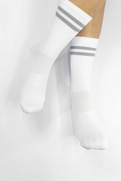 Medias Básicas Blancas con Línea Gris