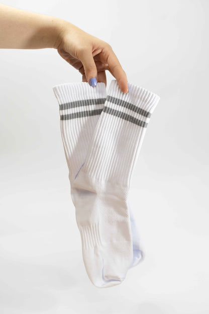 Medias Básicas Blancas con Línea Gris